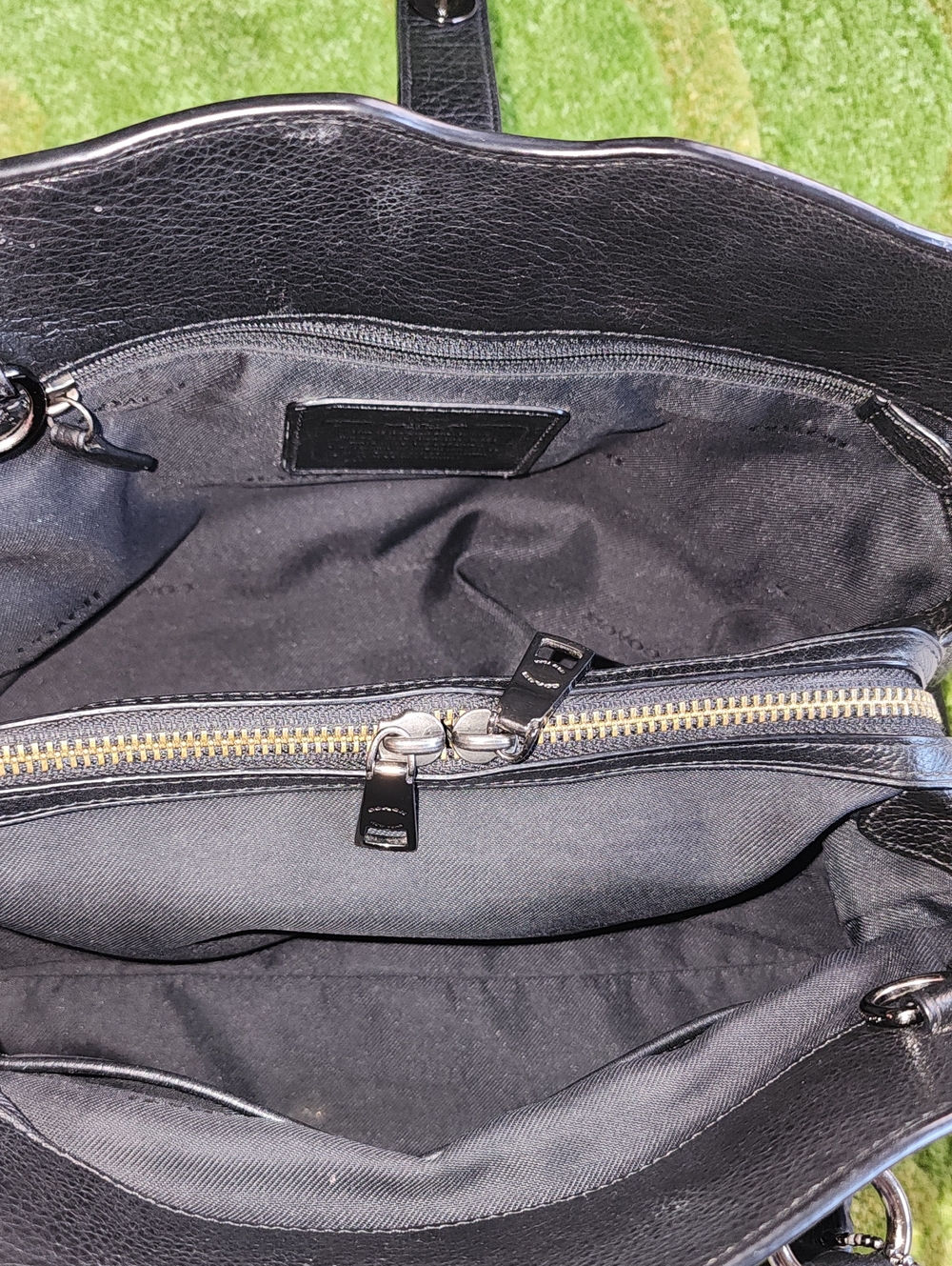 Coach Mercer Stachel With Rivets - Picture 10 of 16